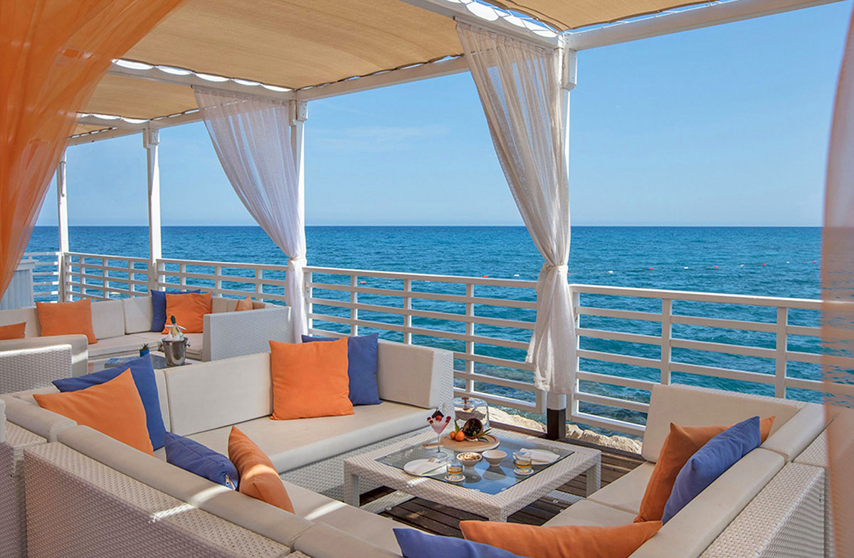 cheap resort hotels to Spend holiday with family