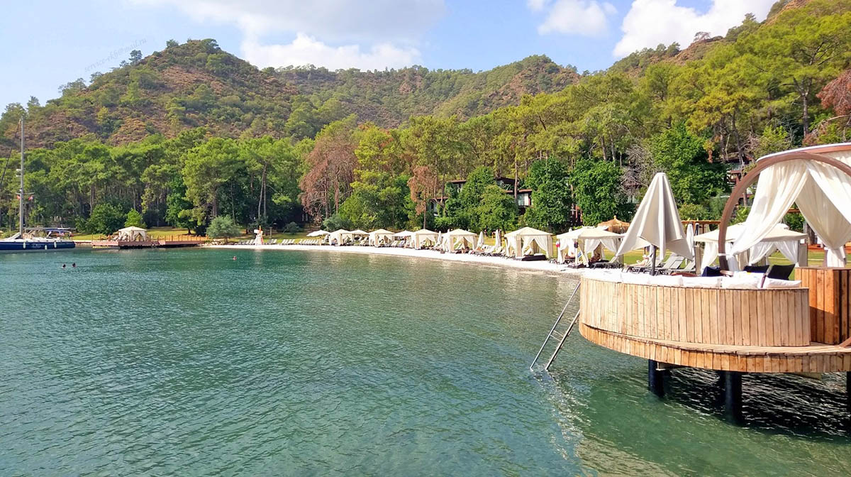 cheap resort hotels to Spend holiday with family