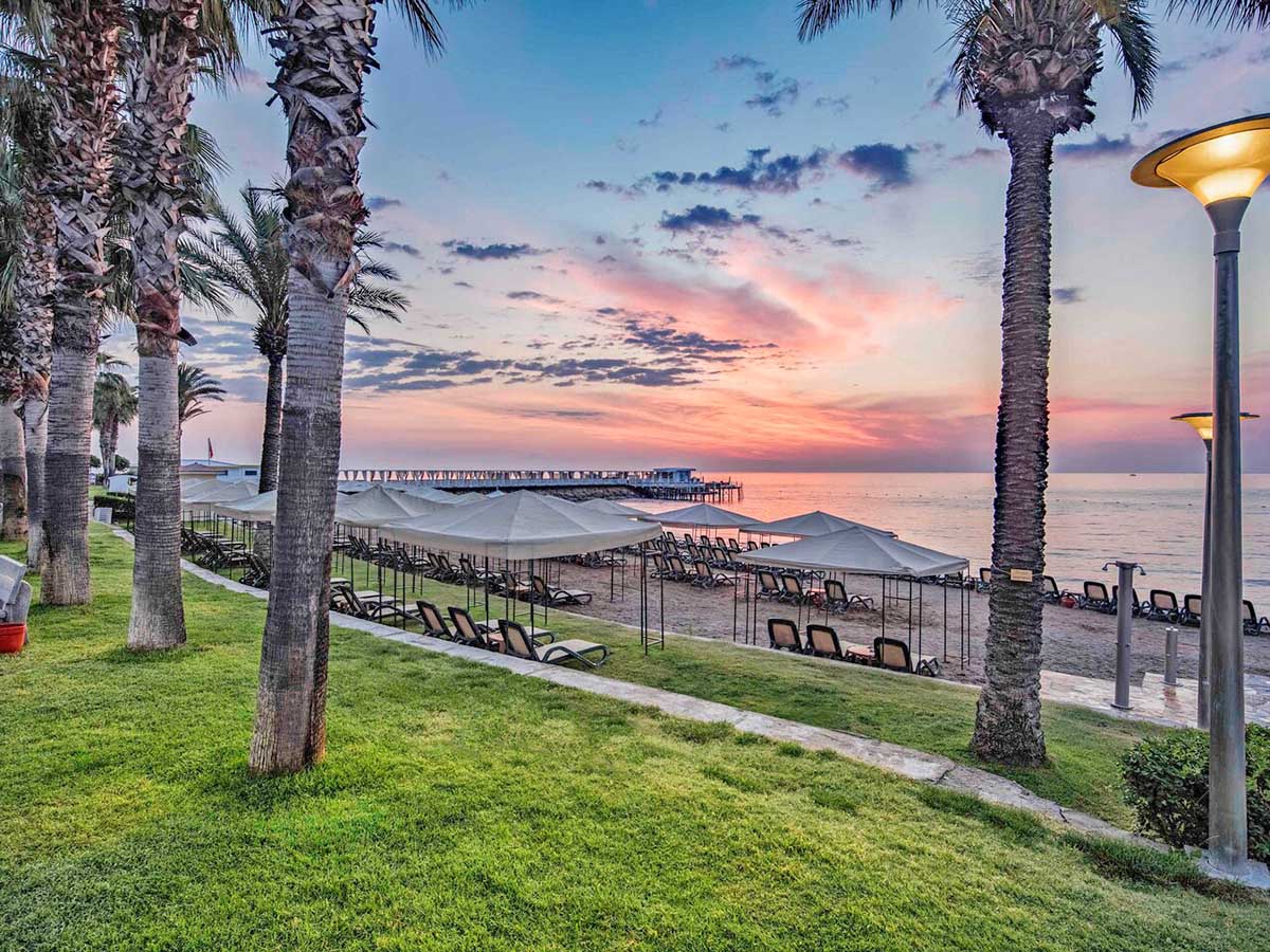 cheap resort hotels to Spend holiday with family