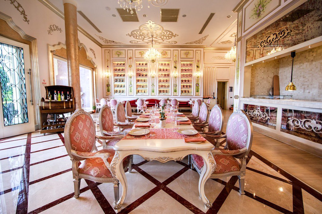 cheap resort hotels to Spend holiday with family