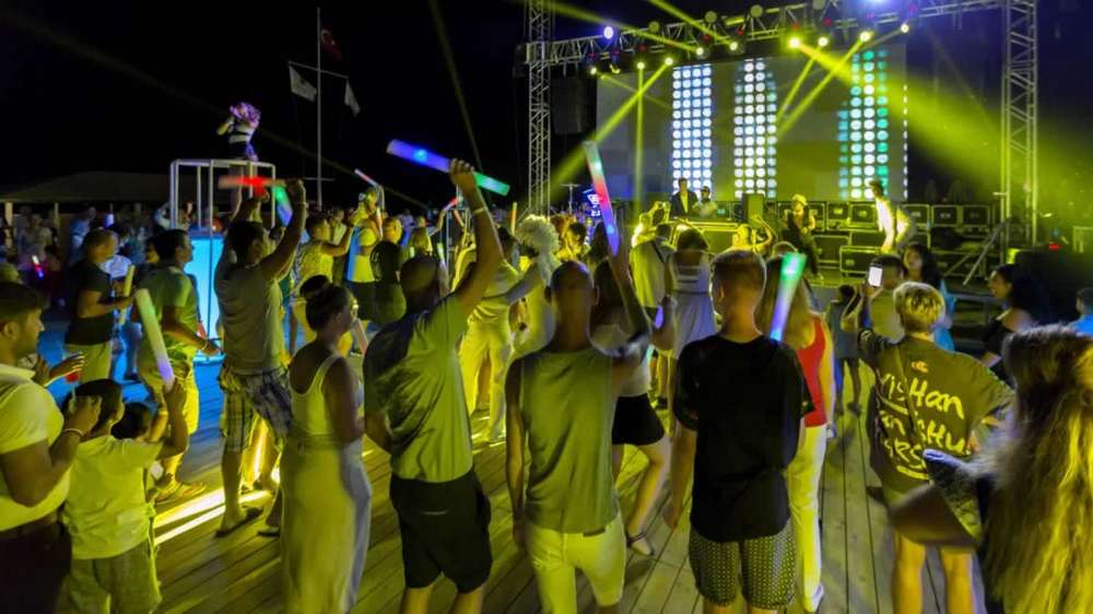 cheap resort hotels to Spend holiday with family