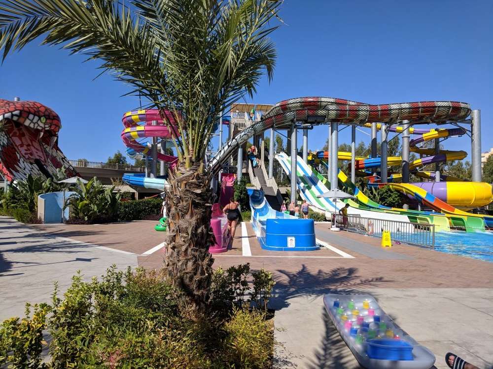 cheap resort hotels to Spend holiday with family