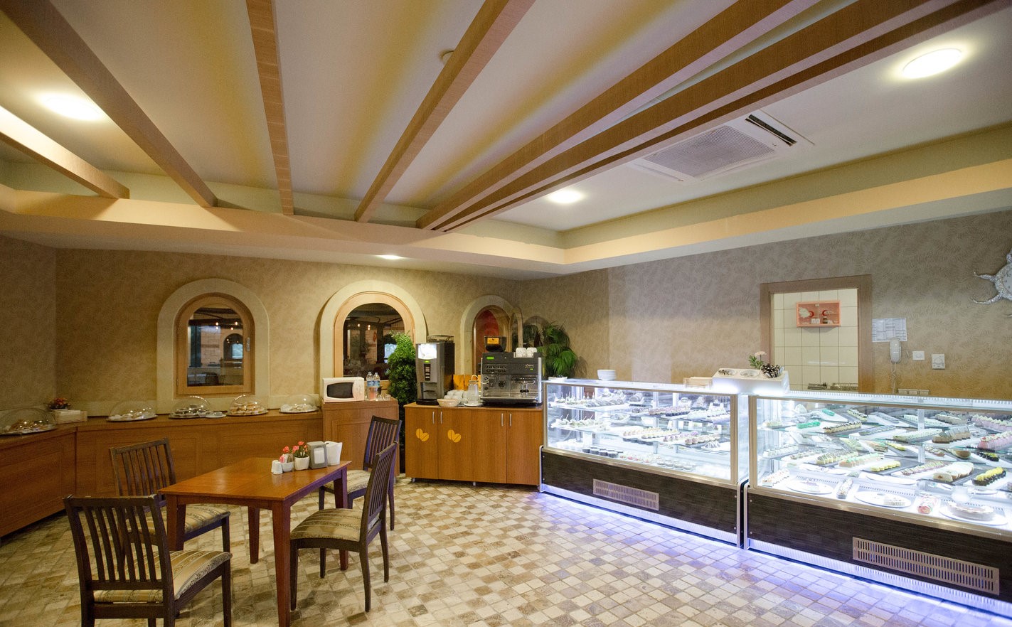 cheap resort hotels to Spend holiday with family