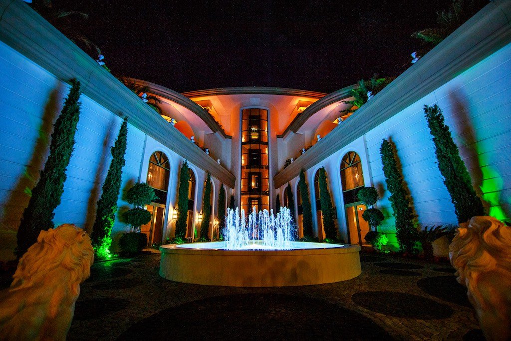 cheap resort hotels to Spend holiday with family