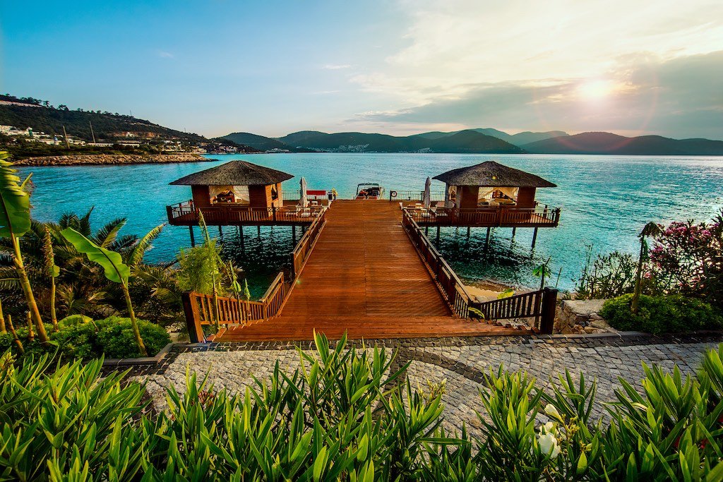 cheap resort hotels to Spend holiday with family