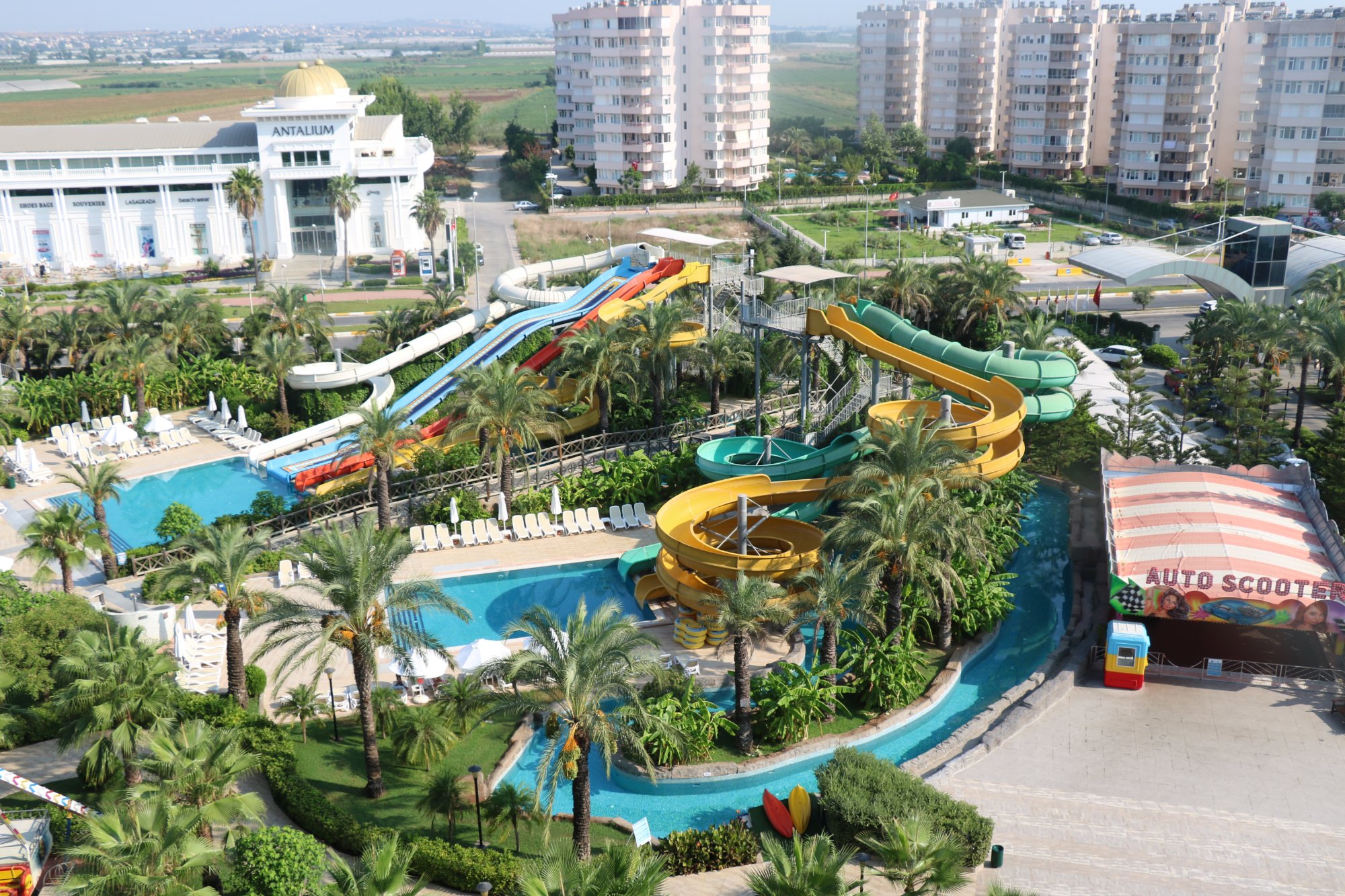 cheap resort hotels to Spend holiday with family