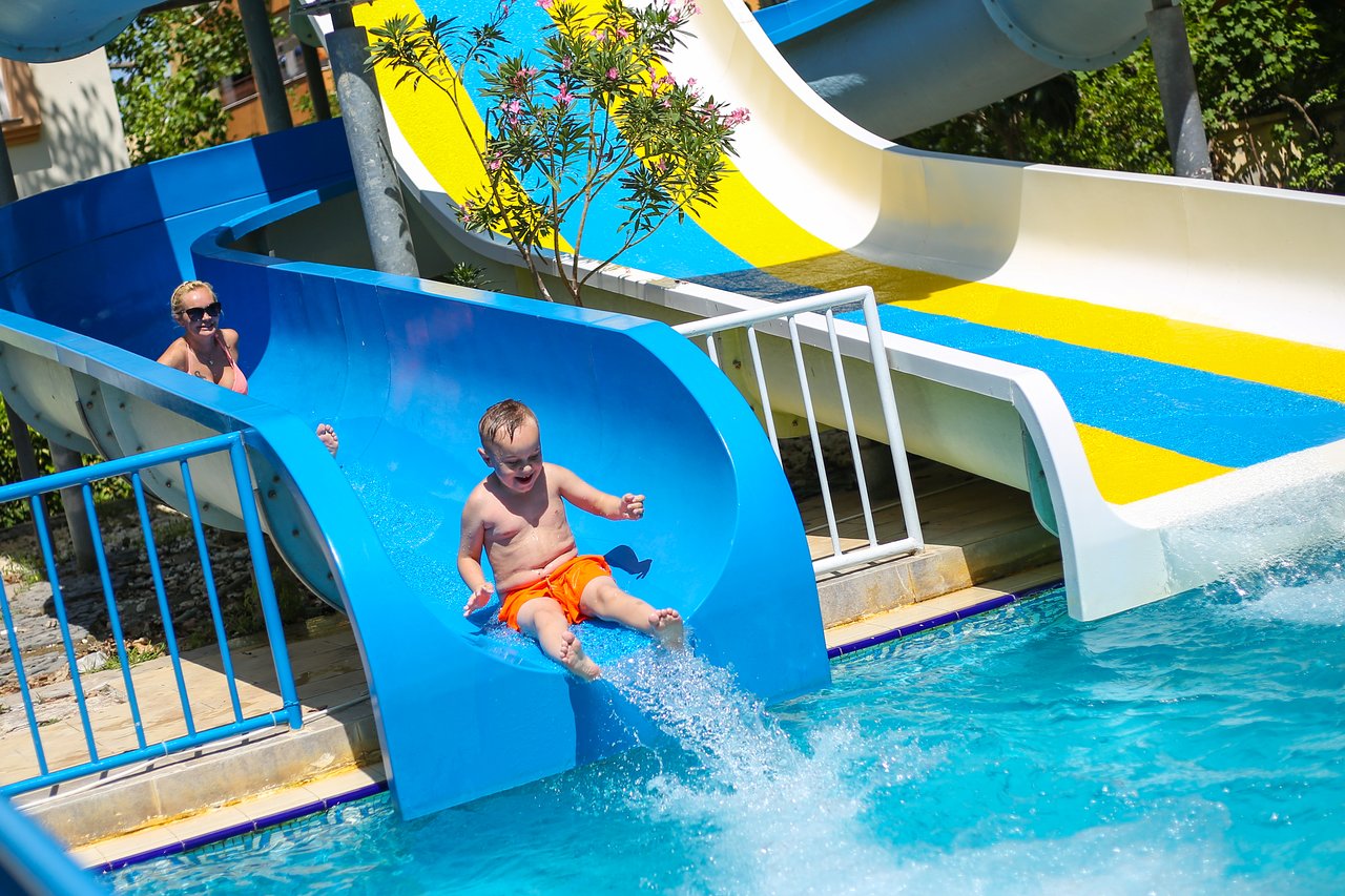 cheap resort hotels to Spend holiday with family