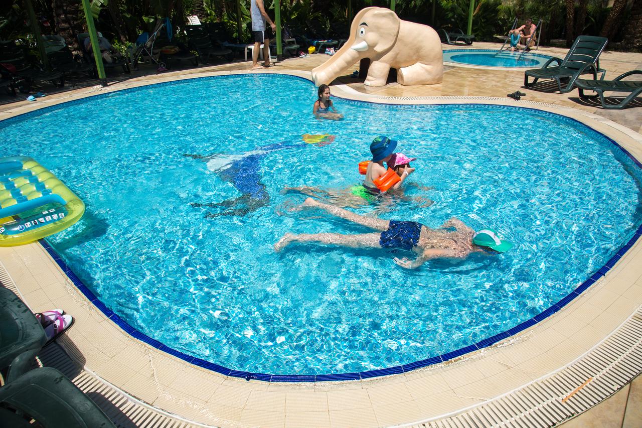 cheap resort hotels to Spend holiday with family