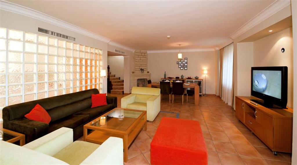 cheap resort hotels to Spend holiday with family