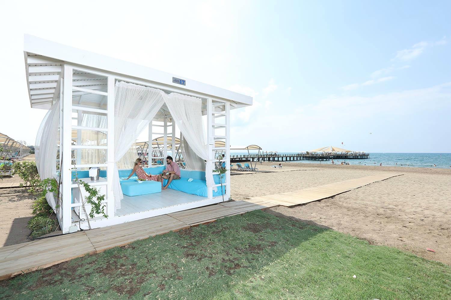 cheap resort hotels to Spend holiday with family