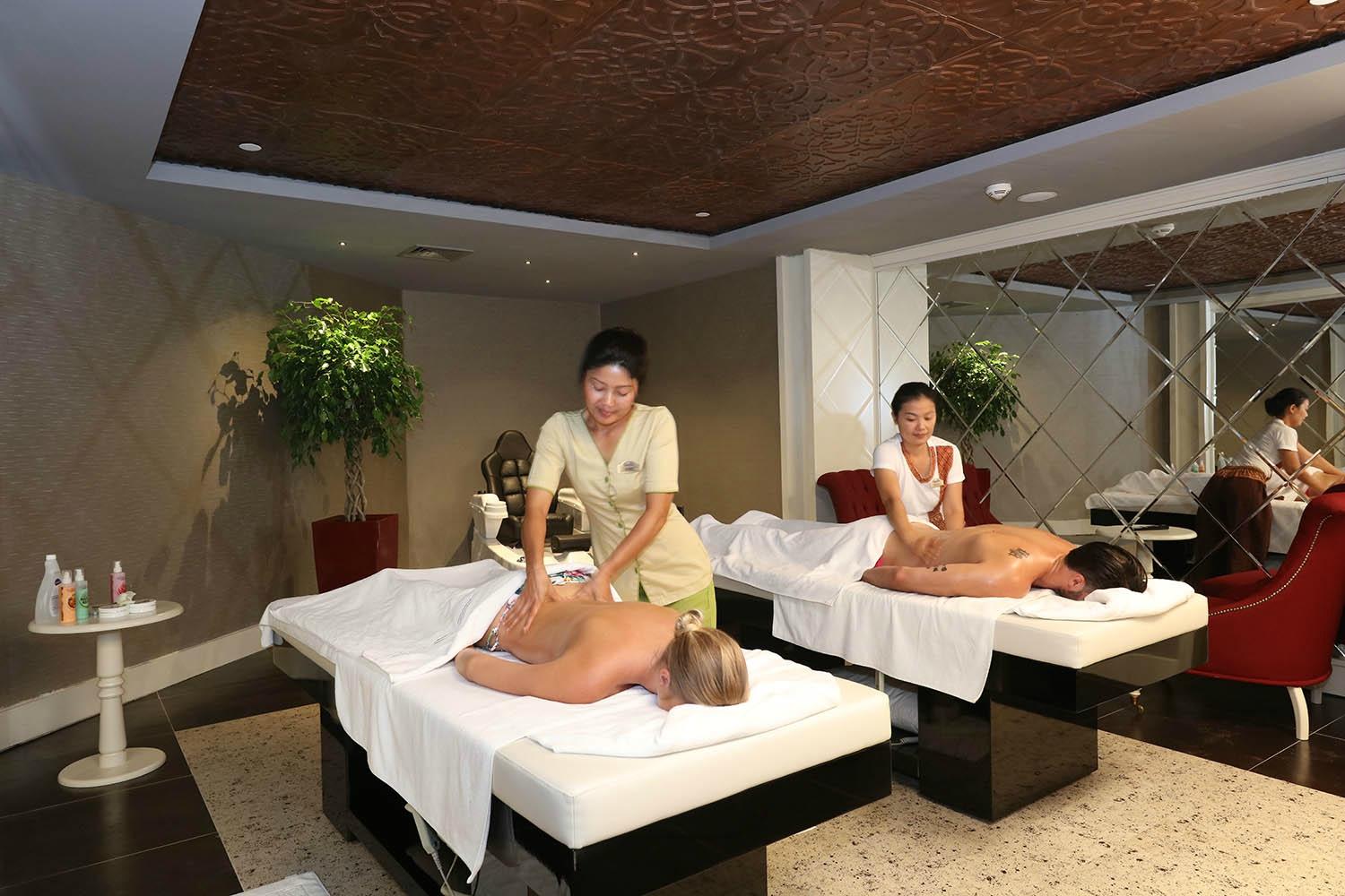 cheap resort hotels to Spend holiday with family