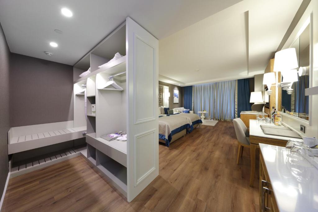 cheap resort hotels to Spend holiday with family