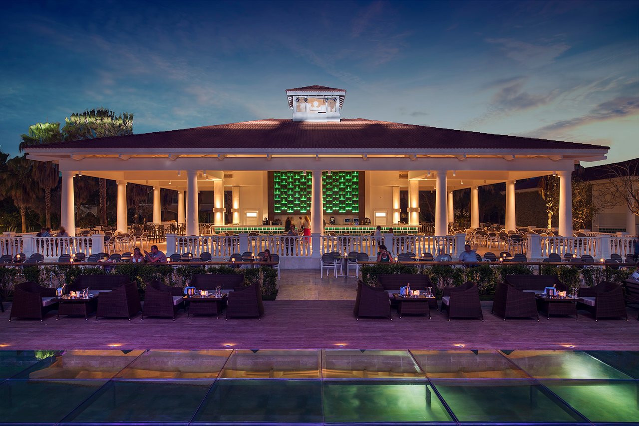 cheap resort hotels to Spend holiday with family