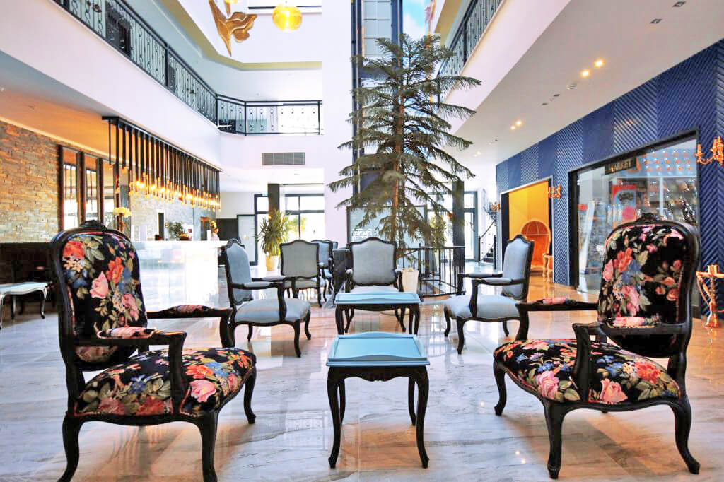 cheap resort hotels to Spend holiday with family