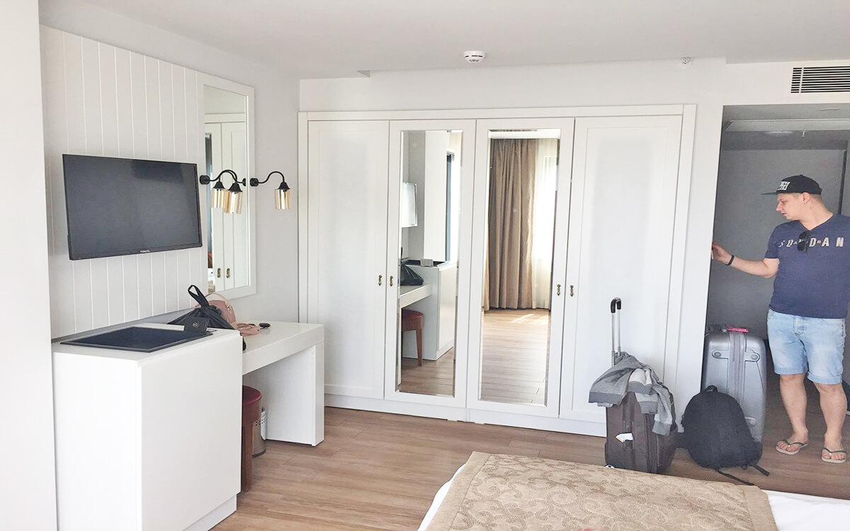 cheap resort hotels to Spend holiday with family