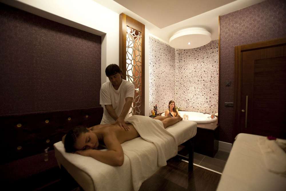 cheap resort hotels to Spend holiday with family