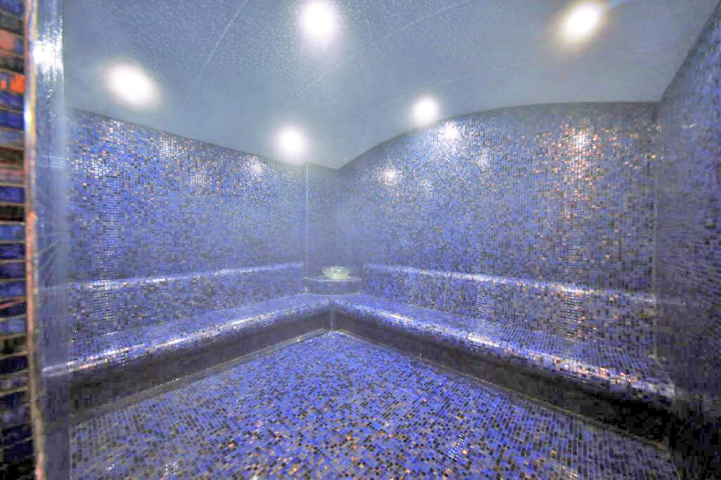 cheap resort hotels to Spend holiday with family