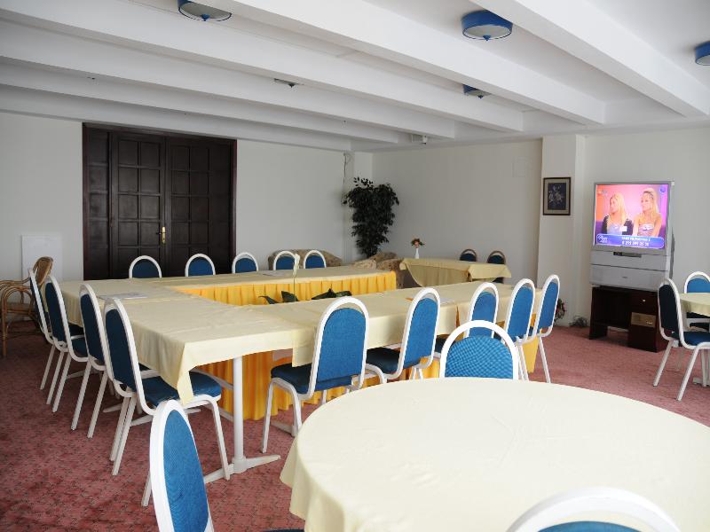 cheap resort hotels to Spend holiday with family