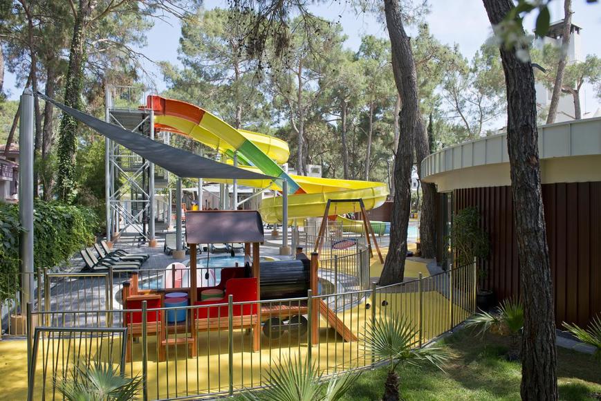 cheap resort hotels to Spend holiday with family