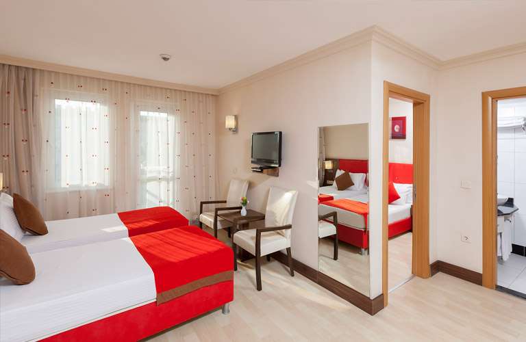 cheap resort hotels to Spend holiday with family