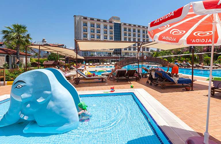 cheap resort hotels to Spend holiday with family