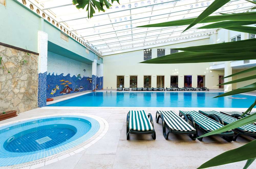 cheap resort hotels to Spend holiday with family