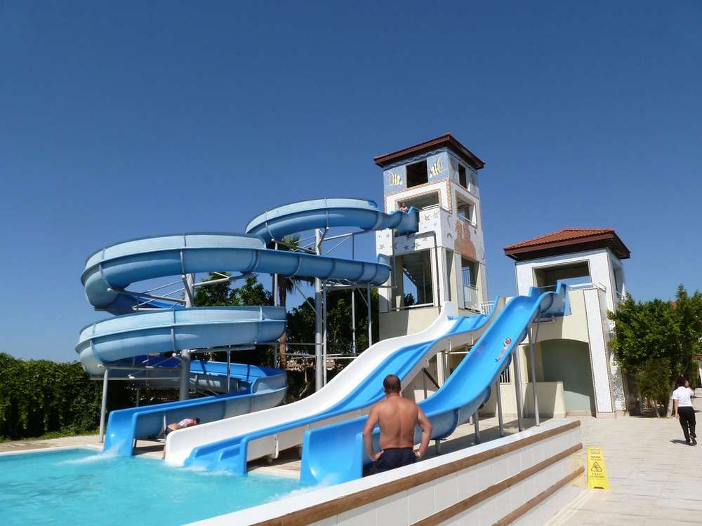 cheap resort hotels to Spend holiday with family