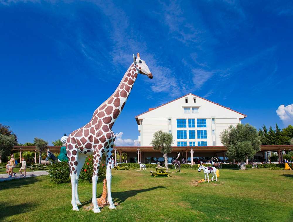 cheap resort hotels to Spend holiday with family