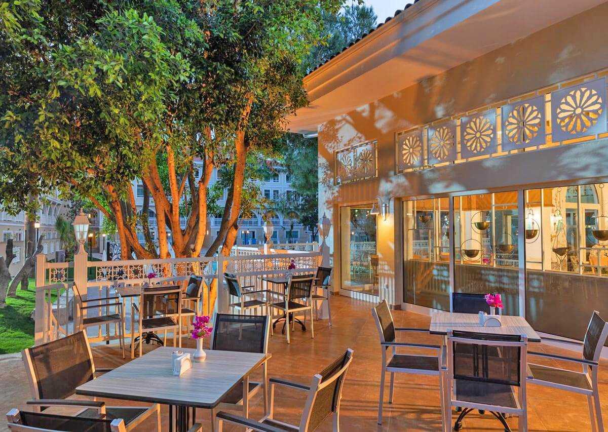 cheap resort hotels to Spend holiday with family