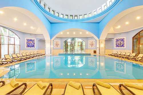 cheap resort hotels to Spend holiday with family