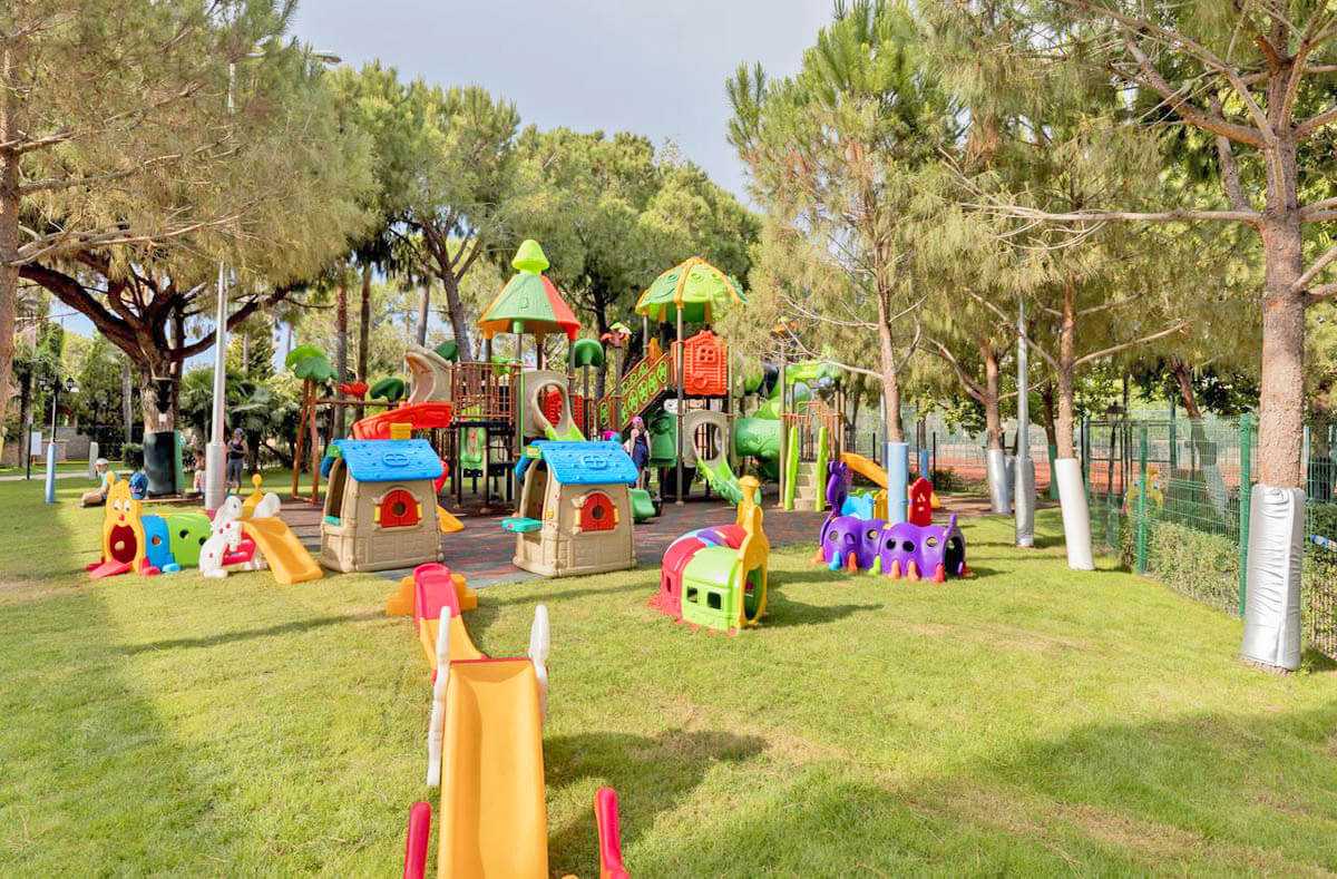 cheap resort hotels to Spend holiday with family