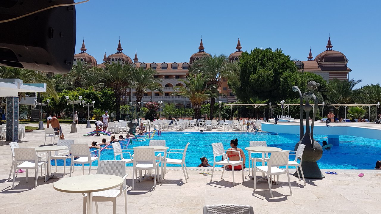 cheap resort hotels to Spend holiday with family