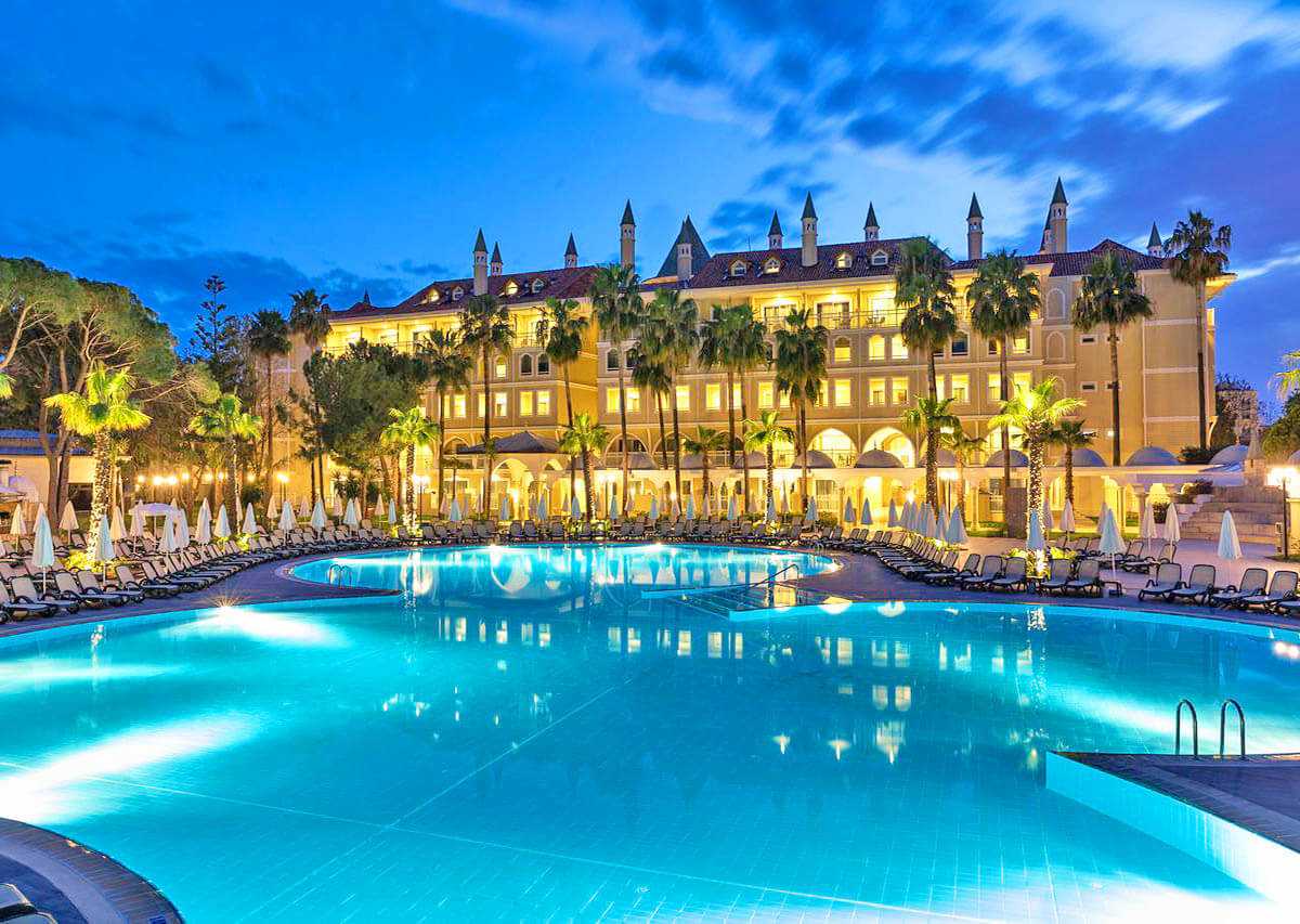 cheap resort hotels to Spend holiday with family