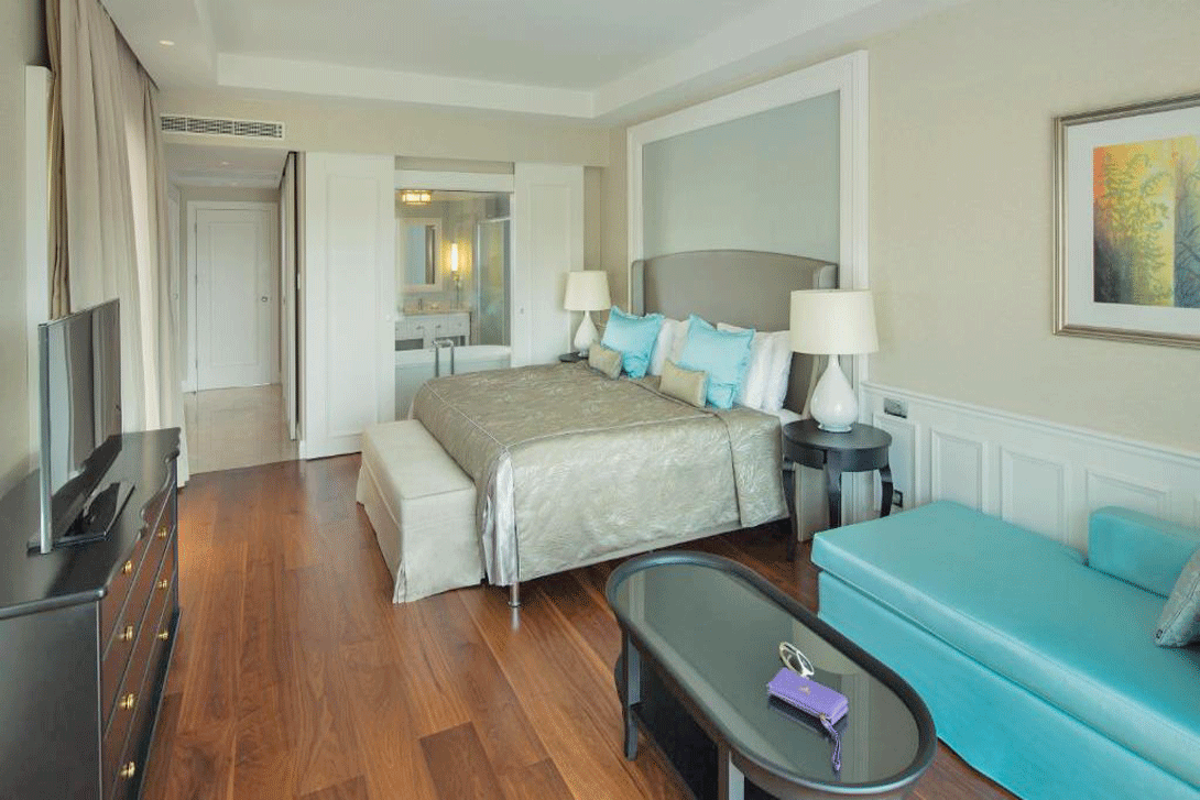 cheap resort hotels to Spend holiday with family