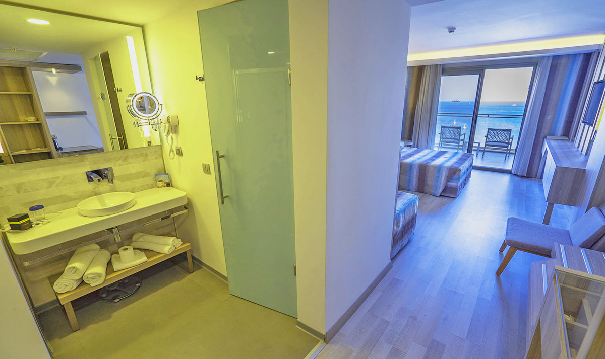 cheap resort hotels to Spend holiday with family