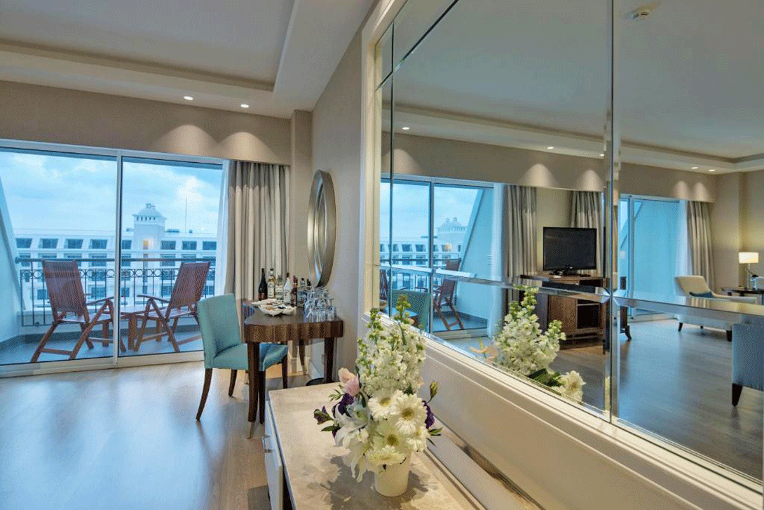 cheap resort hotels to Spend holiday with family