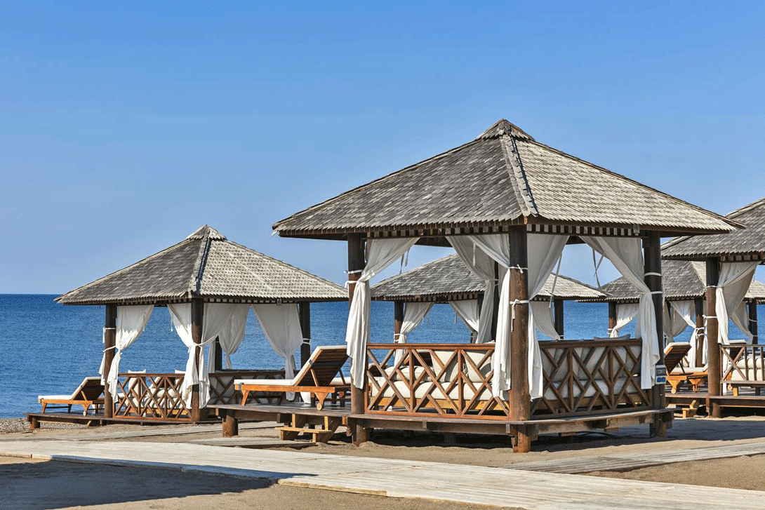 cheap resort hotels to Spend holiday with family