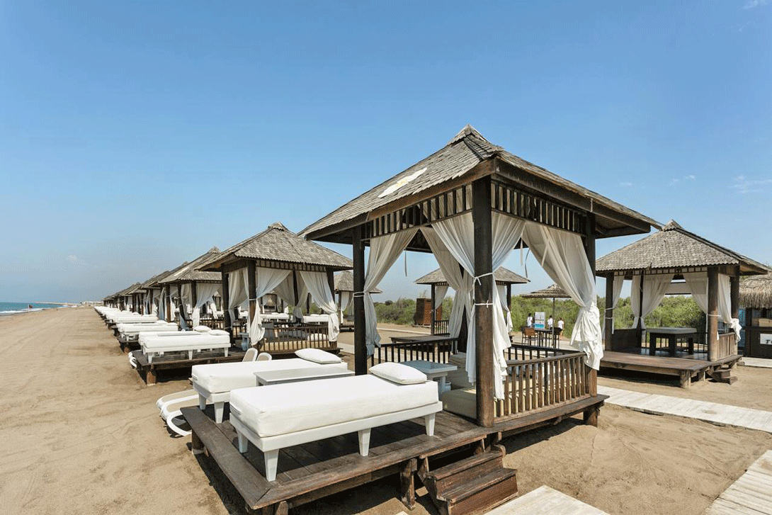 cheap resort hotels to Spend holiday with family