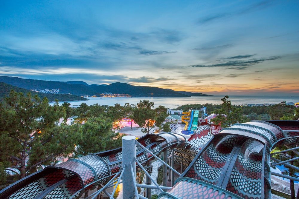 cheap resort hotels to Spend holiday with family