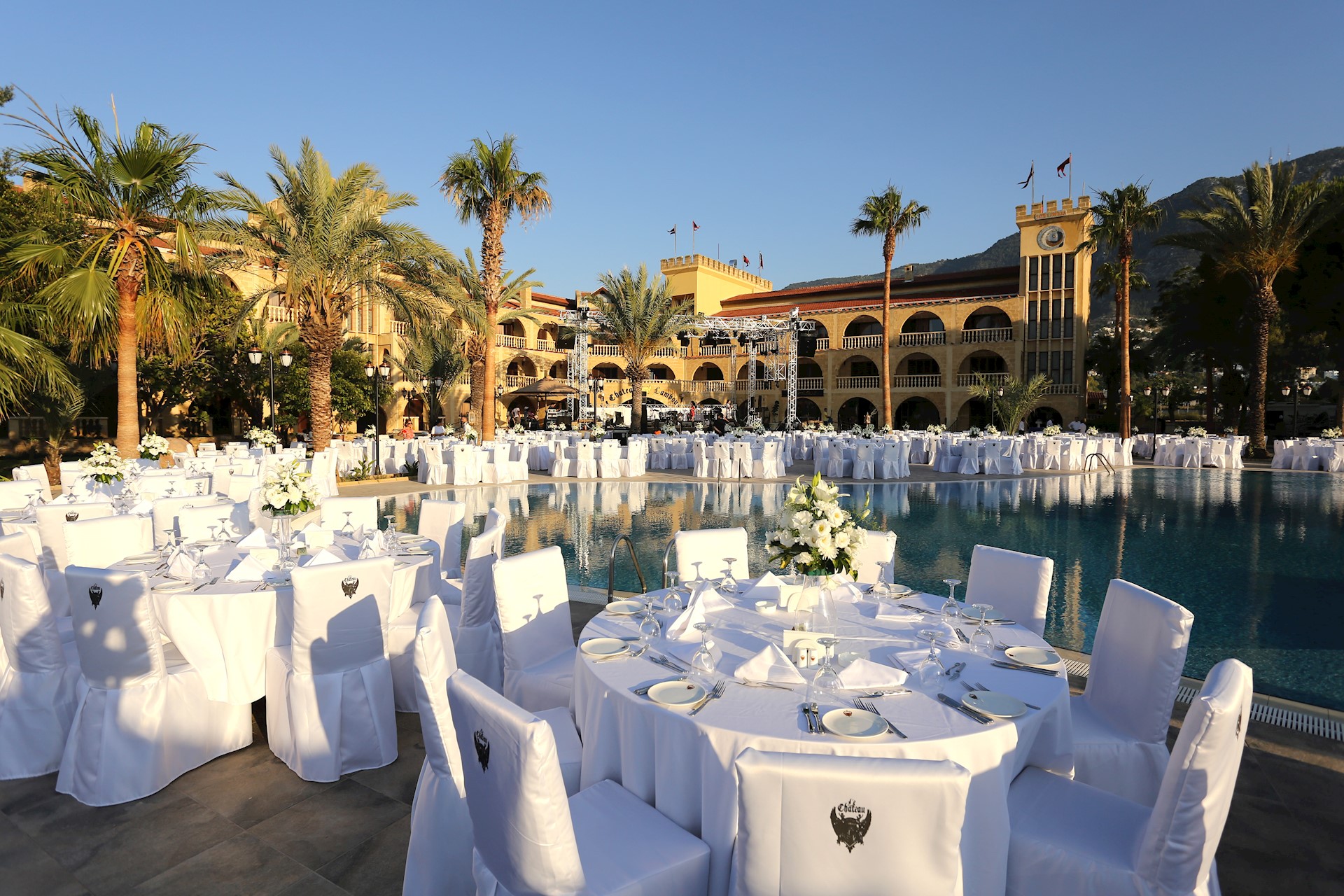 cheap resort hotels to Spend holiday with family