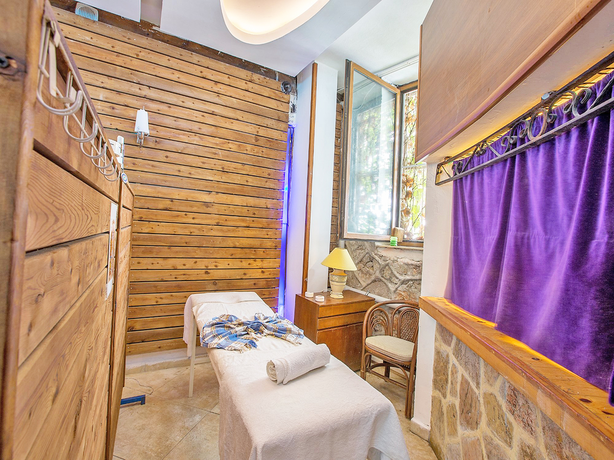 cheap resort hotels to Spend holiday with family