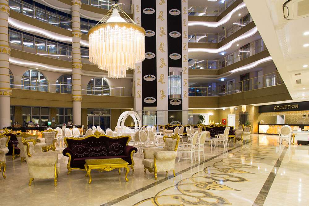 cheap resort hotels to Spend holiday with family