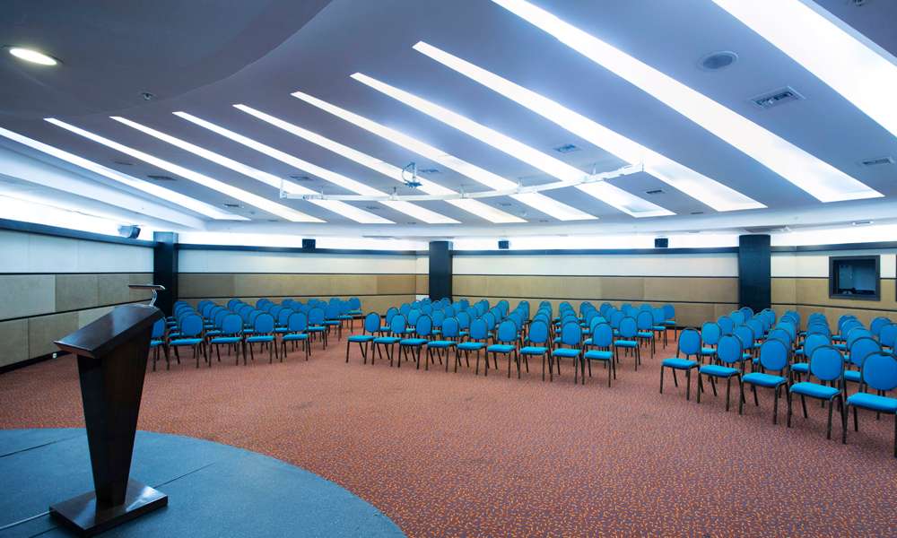 cheap resort hotels to Spend holiday with family