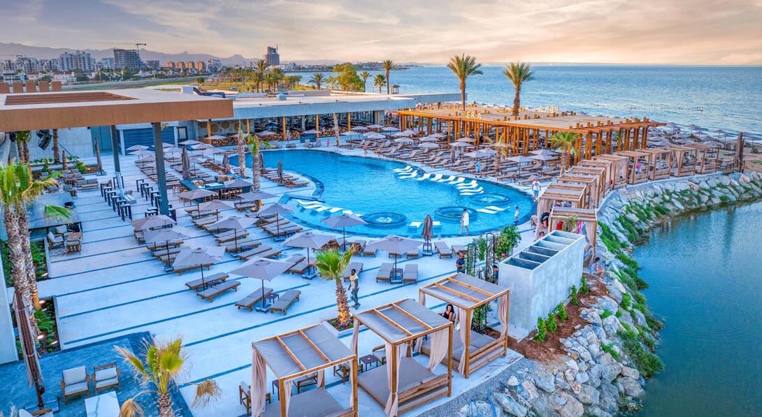 Golden Sands, Sun & Sea! 
