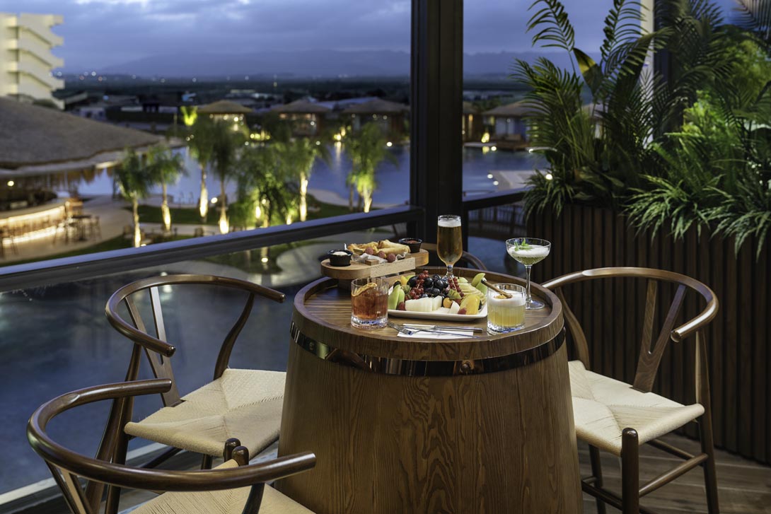 Glittering Rooftop Skyline Lounge & Bar