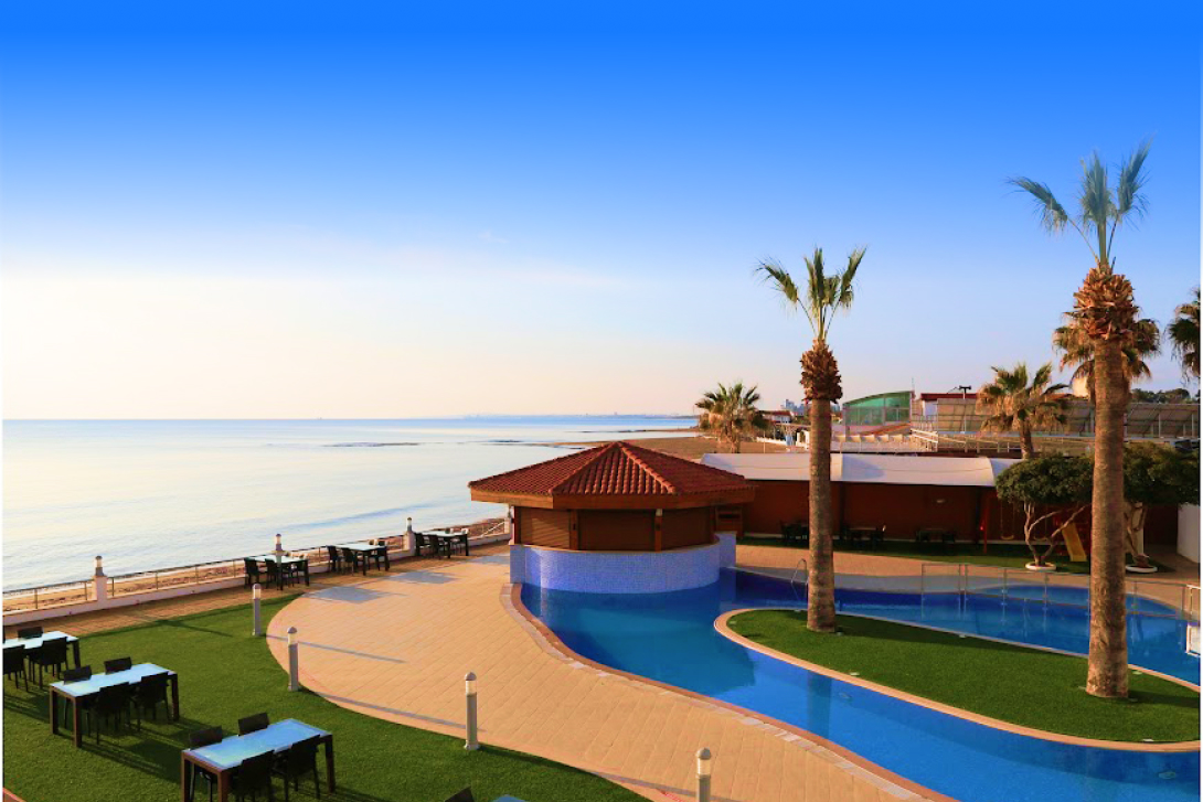 cheap resort hotels to Spend holiday with family