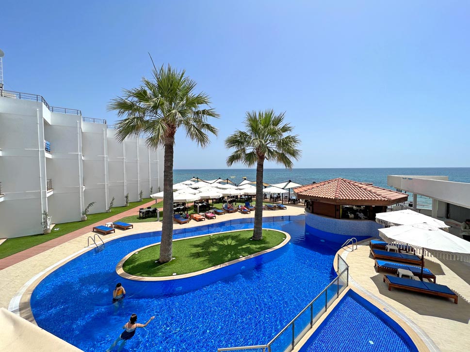 cheap resort hotels to Spend holiday with family