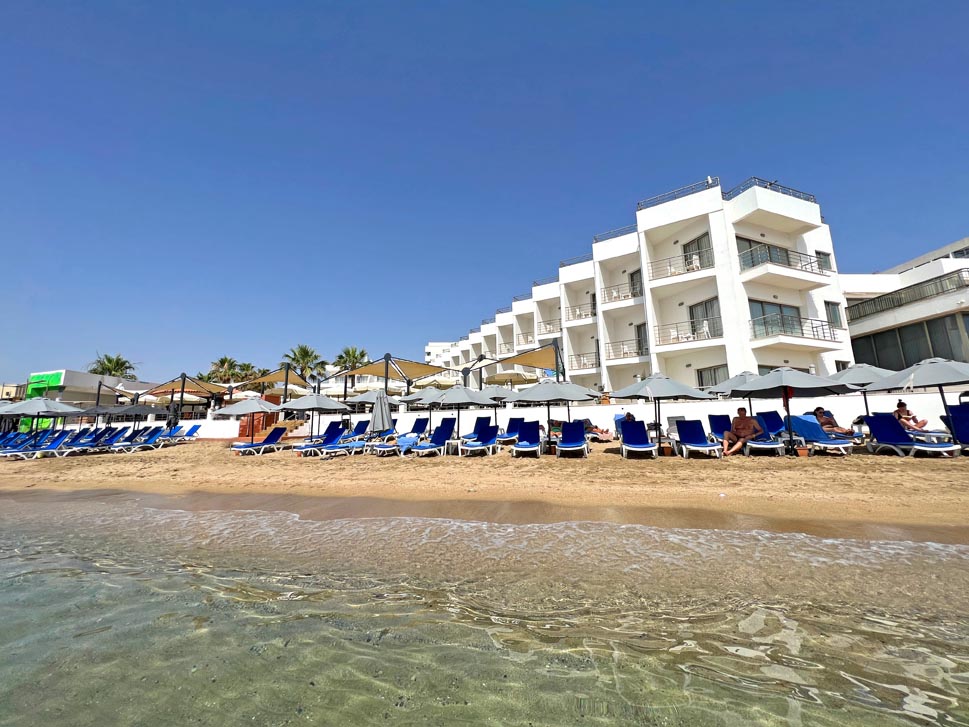 cheap resort hotels to Spend holiday with family