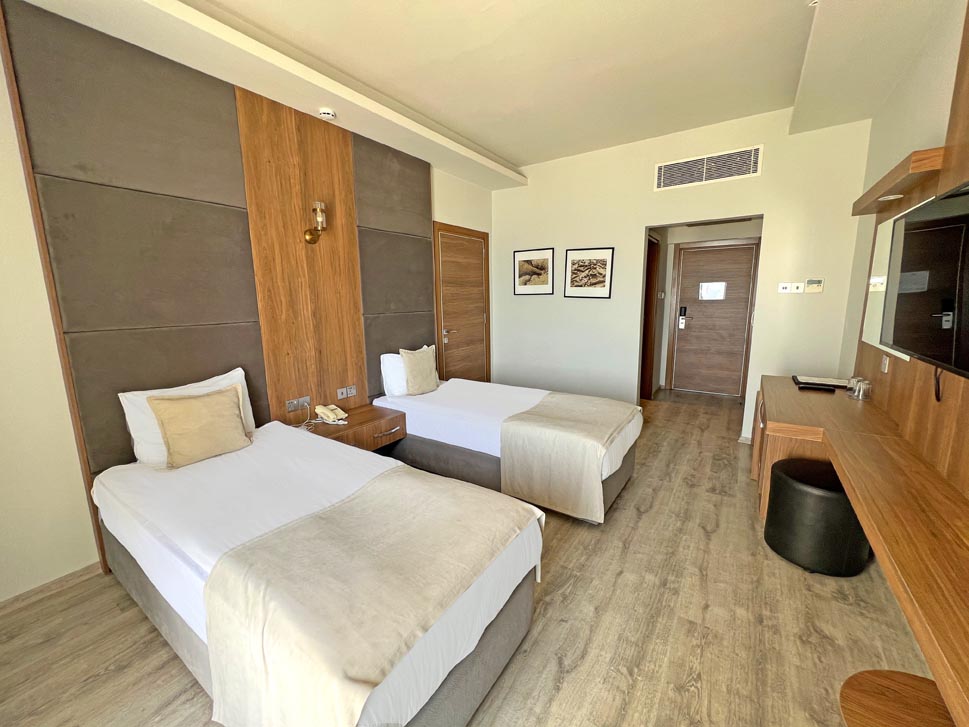 cheap resort hotels to Spend holiday with family