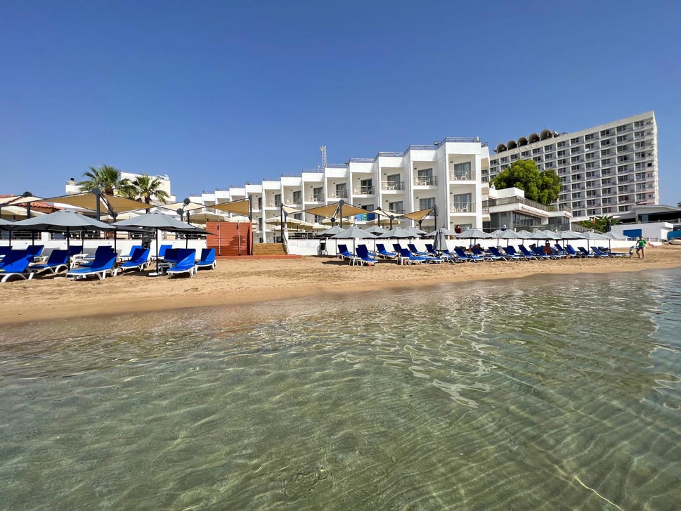 cheap resort hotels to Spend holiday with family